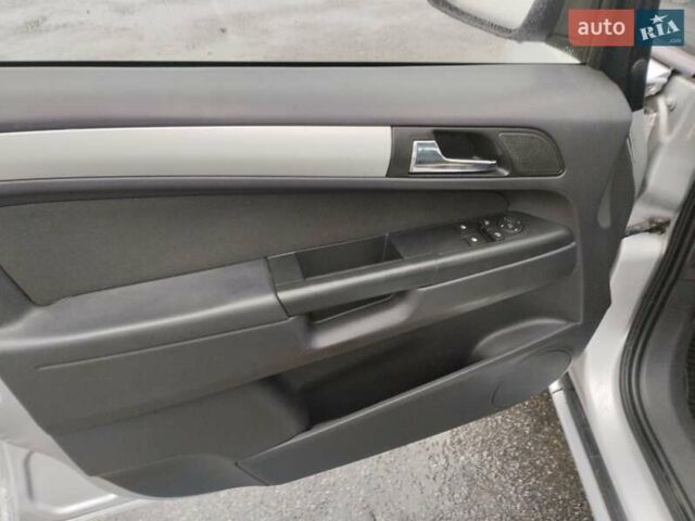 Серый Опель Зафира, объемом двигателя 1.8 л и пробегом 247 тыс. км за 6900 $, фото 15 на Automoto.ua