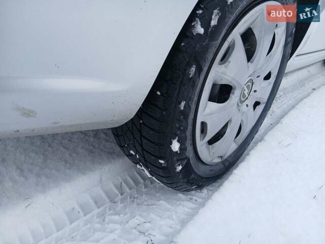 Серый Опель Зафира, объемом двигателя 1.69 л и пробегом 318 тыс. км за 6300 $, фото 30 на Automoto.ua