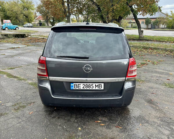 Серый Опель Зафира, объемом двигателя 1.9 л и пробегом 302 тыс. км за 5950 $, фото 3 на Automoto.ua