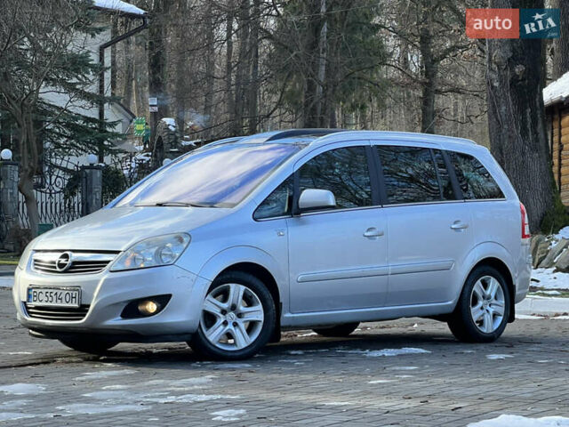 Серый Опель Зафира, объемом двигателя 1.69 л и пробегом 290 тыс. км за 6250 $, фото 5 на Automoto.ua