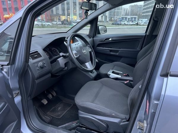 Сірий Опель Зафіра, об'ємом двигуна 1.6 л та пробігом 278 тис. км за 7200 $, фото 8 на Automoto.ua