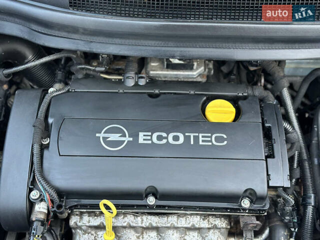 Серый Опель Зафира, объемом двигателя 1.6 л и пробегом 181 тыс. км за 6500 $, фото 119 на Automoto.ua