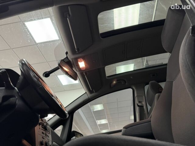 Серый Опель Зафира, объемом двигателя 1.7 л и пробегом 250 тыс. км за 6500 $, фото 9 на Automoto.ua