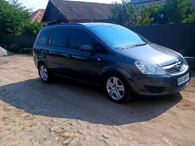 Серый Опель Зафира, объемом двигателя 1.7 л и пробегом 205 тыс. км за 6999 $, фото 7 на Automoto.ua