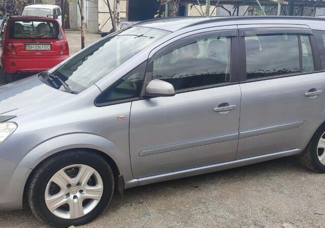 Серый Опель Зафира, объемом двигателя 1.7 л и пробегом 225 тыс. км за 7000 $, фото 1 на Automoto.ua