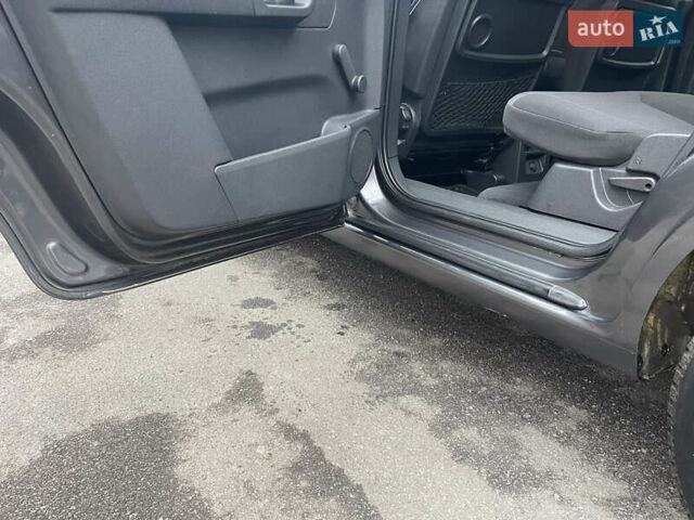 Серый Опель Зафира, объемом двигателя 1.8 л и пробегом 176 тыс. км за 5600 $, фото 20 на Automoto.ua