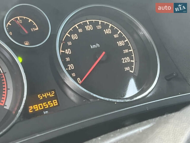 Серый Опель Зафира, объемом двигателя 1.69 л и пробегом 290 тыс. км за 6250 $, фото 34 на Automoto.ua