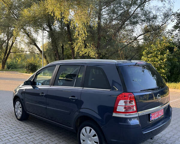 Сірий Опель Зафіра, об'ємом двигуна 1.6 л та пробігом 240 тис. км за 7000 $, фото 5 на Automoto.ua