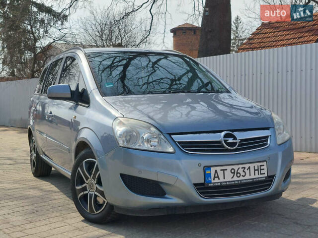 Серый Опель Зафира, объемом двигателя 1.7 л и пробегом 256 тыс. км за 6000 $, фото 8 на Automoto.ua