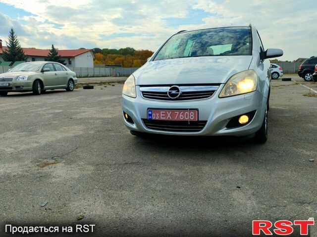 Серый Опель Зафира, объемом двигателя 1.8 л и пробегом 242 тыс. км за 6600 $, фото 1 на Automoto.ua