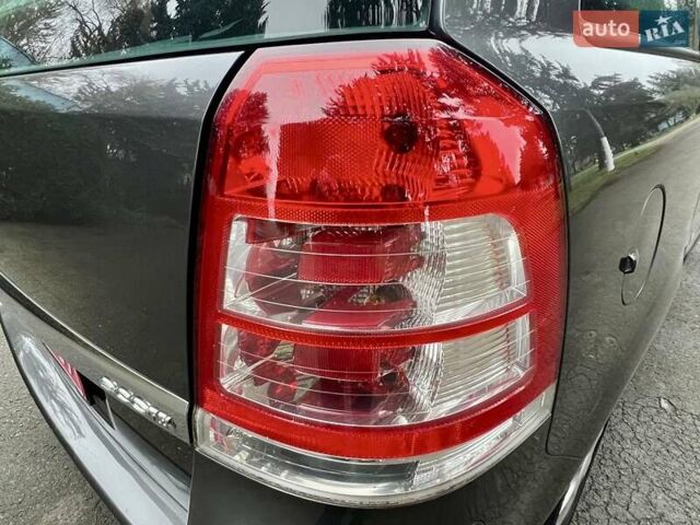 Серый Опель Зафира, объемом двигателя 1.6 л и пробегом 208 тыс. км за 6550 $, фото 30 на Automoto.ua