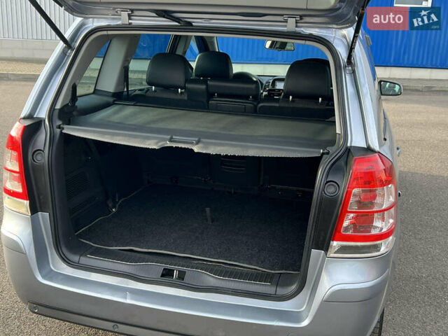 Серый Опель Зафира, объемом двигателя 1.7 л и пробегом 242 тыс. км за 6399 $, фото 29 на Automoto.ua