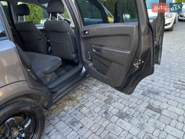 Серый Опель Зафира, объемом двигателя 1.8 л и пробегом 250 тыс. км за 6800 $, фото 22 на Automoto.ua