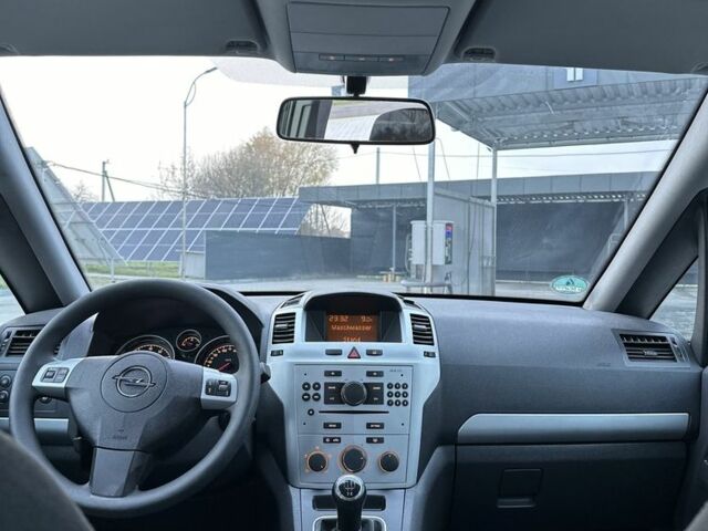 Сірий Опель Зафіра, об'ємом двигуна 1.6 л та пробігом 181 тис. км за 6300 $, фото 6 на Automoto.ua