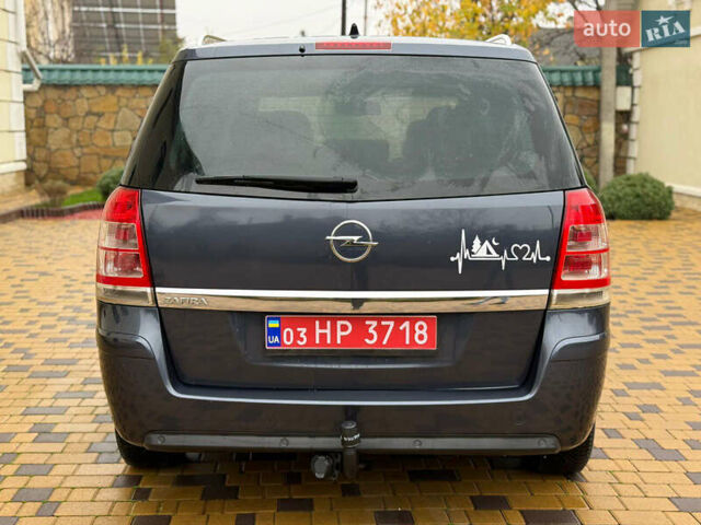 Серый Опель Зафира, объемом двигателя 1.8 л и пробегом 228 тыс. км за 6499 $, фото 4 на Automoto.ua