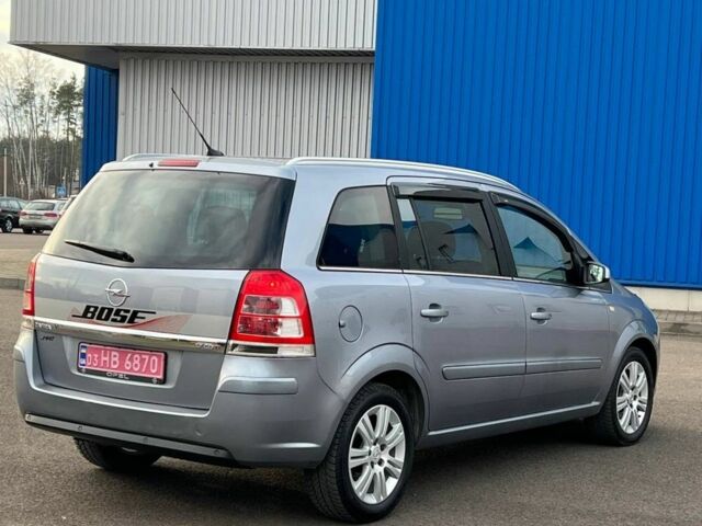 Серый Опель Зафира, объемом двигателя 1.7 л и пробегом 245 тыс. км за 6300 $, фото 7 на Automoto.ua