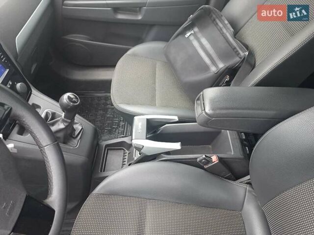 Серый Опель Зафира, объемом двигателя 1.8 л и пробегом 194 тыс. км за 7300 $, фото 1 на Automoto.ua