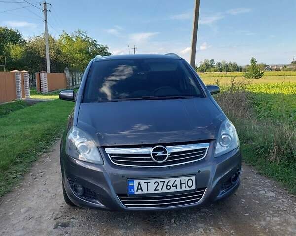 Серый Опель Зафира, объемом двигателя 1.6 л и пробегом 280 тыс. км за 6600 $, фото 3 на Automoto.ua