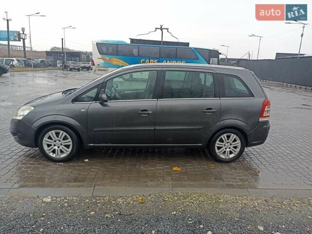 Серый Опель Зафира, объемом двигателя 1.7 л и пробегом 320 тыс. км за 5500 $, фото 3 на Automoto.ua