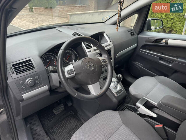 Серый Опель Зафира, объемом двигателя 1.8 л и пробегом 176 тыс. км за 5600 $, фото 12 на Automoto.ua