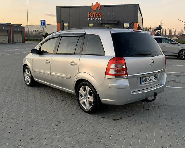 Серый Опель Зафира, объемом двигателя 1.8 л и пробегом 215 тыс. км за 6200 $, фото 4 на Automoto.ua