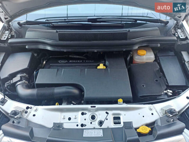 Серый Опель Зафира, объемом двигателя 2.2 л и пробегом 139 тыс. км за 7400 $, фото 17 на Automoto.ua