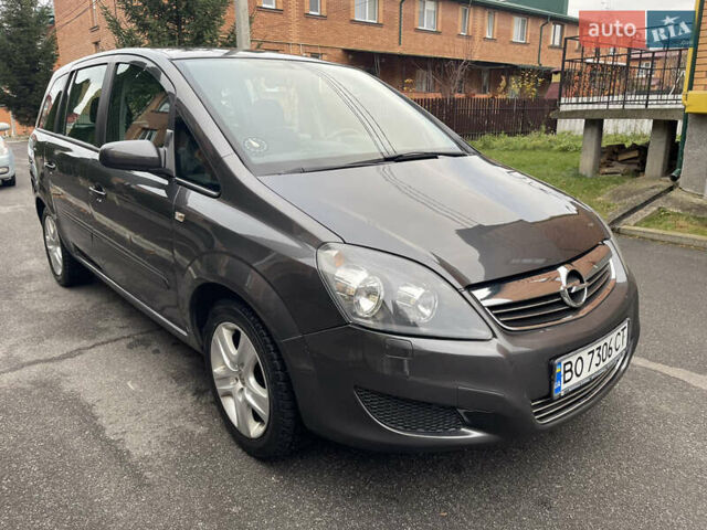 Серый Опель Зафира, объемом двигателя 1.8 л и пробегом 176 тыс. км за 5600 $, фото 4 на Automoto.ua