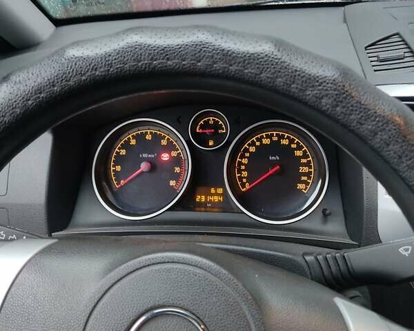 Сірий Опель Зафіра, об'ємом двигуна 1.6 л та пробігом 231 тис. км за 5500 $, фото 1 на Automoto.ua