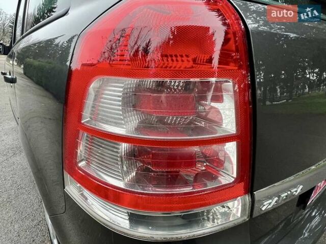 Серый Опель Зафира, объемом двигателя 1.6 л и пробегом 208 тыс. км за 6550 $, фото 26 на Automoto.ua