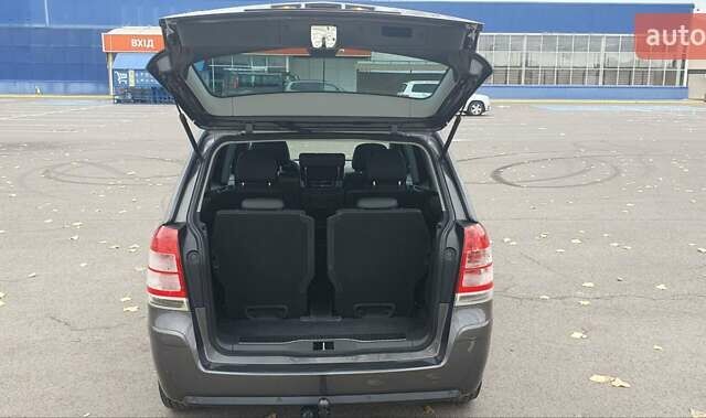 Сірий Опель Зафіра, об'ємом двигуна 1.8 л та пробігом 228 тис. км за 6500 $, фото 28 на Automoto.ua