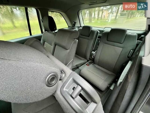 Серый Опель Зафира, объемом двигателя 1.6 л и пробегом 208 тыс. км за 6550 $, фото 49 на Automoto.ua