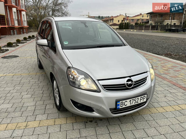 Серый Опель Зафира, объемом двигателя 1.7 л и пробегом 222 тыс. км за 6600 $, фото 7 на Automoto.ua