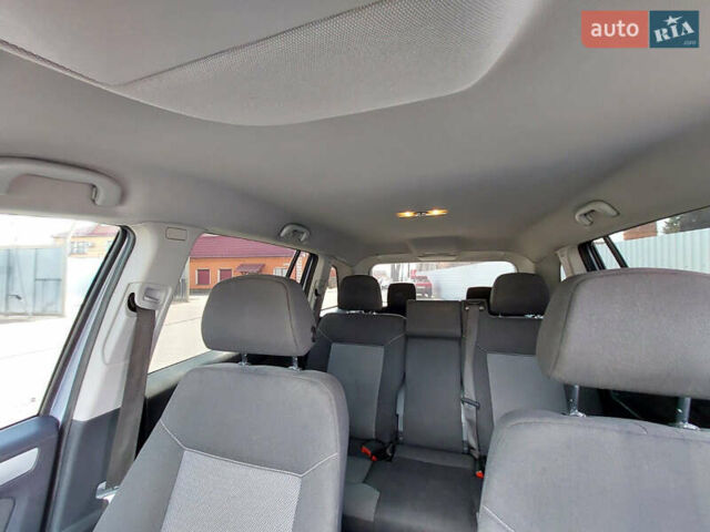 Серый Опель Зафира, объемом двигателя 1.7 л и пробегом 256 тыс. км за 6000 $, фото 16 на Automoto.ua