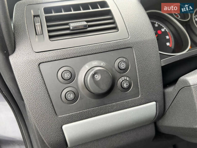 Серый Опель Зафира, объемом двигателя 1.8 л и пробегом 196 тыс. км за 5900 $, фото 19 на Automoto.ua