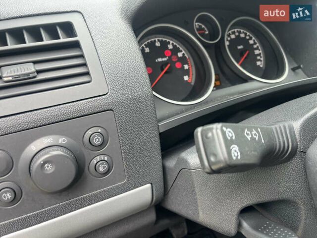 Серый Опель Зафира, объемом двигателя 1.6 л и пробегом 210 тыс. км за 6650 $, фото 41 на Automoto.ua