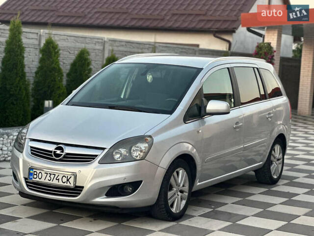 Серый Опель Зафира, объемом двигателя 1.69 л и пробегом 248 тыс. км за 6700 $, фото 4 на Automoto.ua