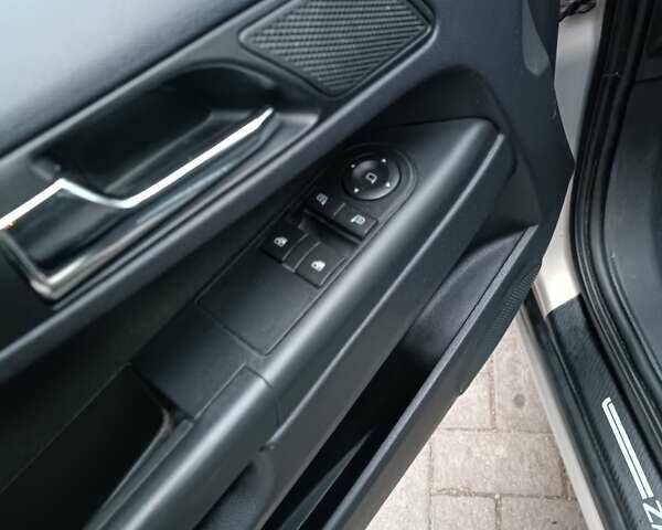 Серый Опель Зафира, объемом двигателя 1.8 л и пробегом 210 тыс. км за 7600 $, фото 24 на Automoto.ua