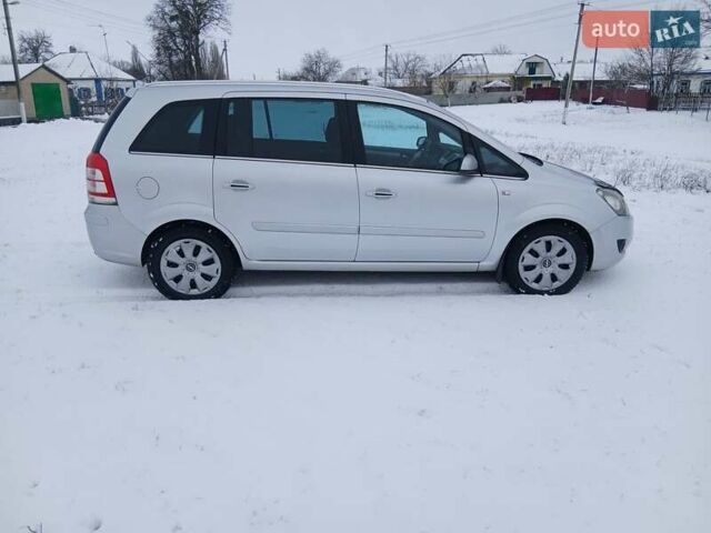 Серый Опель Зафира, объемом двигателя 1.69 л и пробегом 318 тыс. км за 6300 $, фото 10 на Automoto.ua