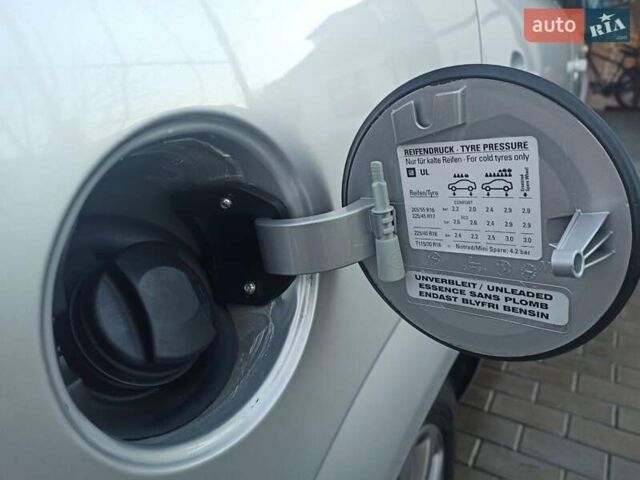 Серый Опель Зафира, объемом двигателя 2.2 л и пробегом 139 тыс. км за 7400 $, фото 8 на Automoto.ua