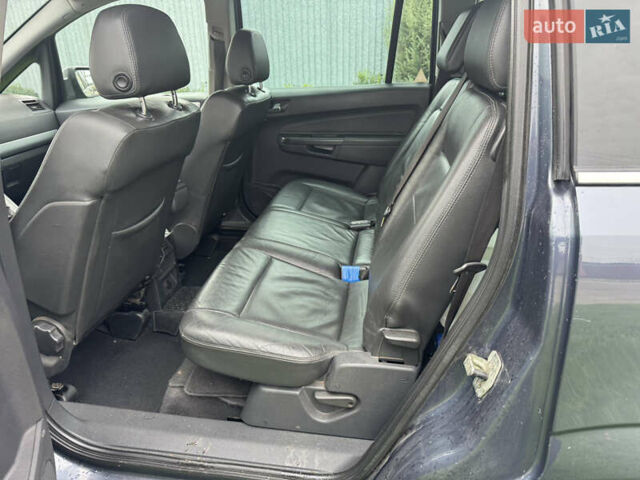 Серый Опель Зафира, объемом двигателя 1.6 л и пробегом 298 тыс. км за 5300 $, фото 11 на Automoto.ua