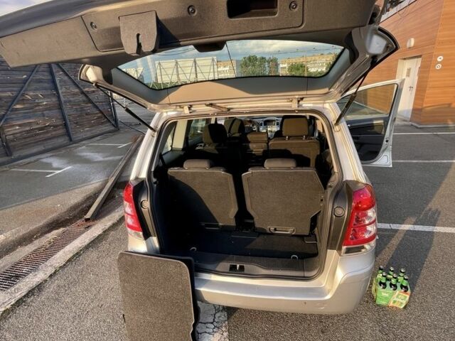 Сірий Опель Зафіра, об'ємом двигуна 1.6 л та пробігом 219 тис. км за 6199 $, фото 7 на Automoto.ua