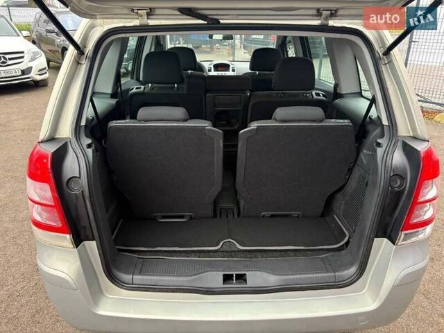 Серый Опель Зафира, объемом двигателя 1.8 л и пробегом 146 тыс. км за 8300 $, фото 6 на Automoto.ua