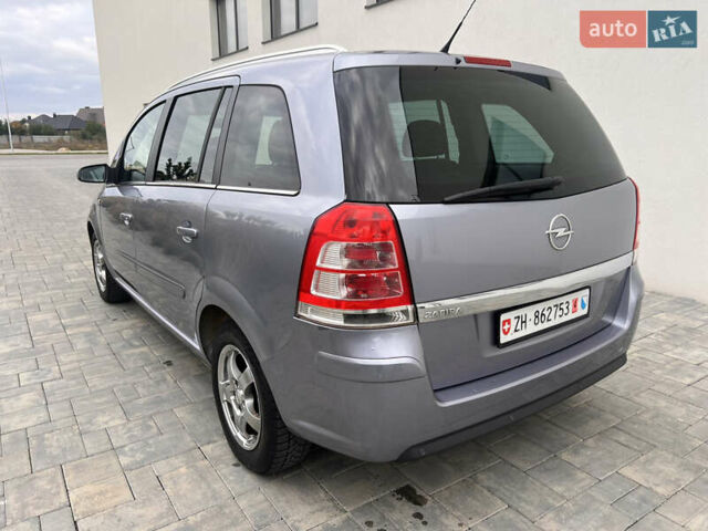 Серый Опель Зафира, объемом двигателя 1.8 л и пробегом 196 тыс. км за 5900 $, фото 4 на Automoto.ua