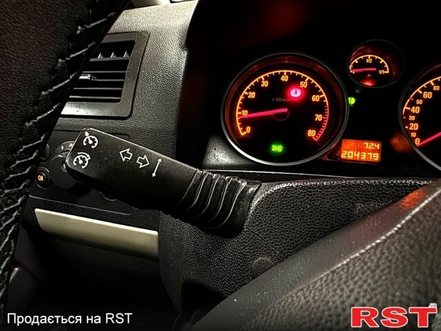 Серый Опель Зафира, объемом двигателя 1.8 л и пробегом 204 тыс. км за 6000 $, фото 12 на Automoto.ua