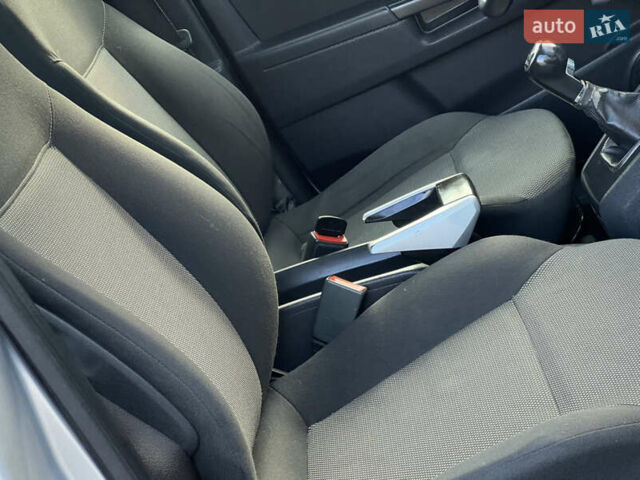 Серый Опель Зафира, объемом двигателя 1.69 л и пробегом 290 тыс. км за 6250 $, фото 44 на Automoto.ua