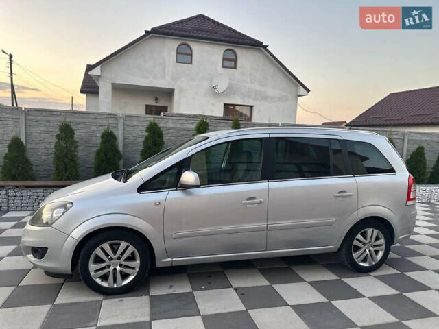 Серый Опель Зафира, объемом двигателя 1.69 л и пробегом 248 тыс. км за 6700 $, фото 5 на Automoto.ua