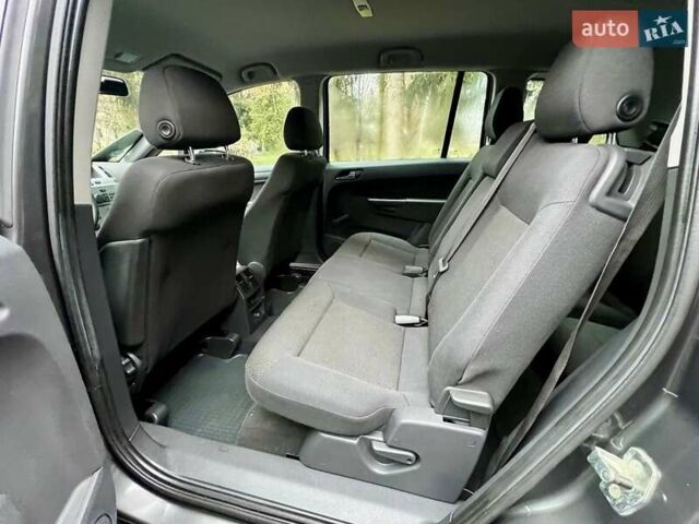 Серый Опель Зафира, объемом двигателя 1.6 л и пробегом 208 тыс. км за 6550 $, фото 48 на Automoto.ua