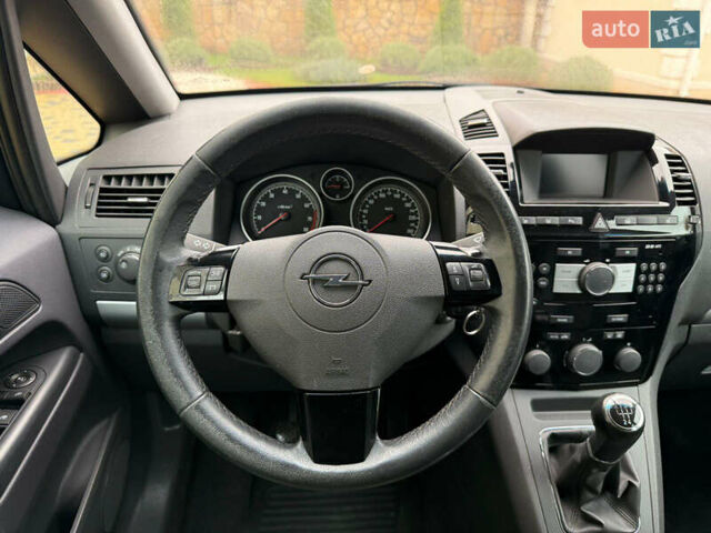 Серый Опель Зафира, объемом двигателя 1.8 л и пробегом 228 тыс. км за 6499 $, фото 8 на Automoto.ua