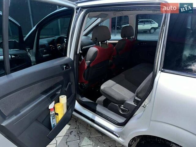 Сірий Опель Зафіра, об'ємом двигуна 1.69 л та пробігом 260 тис. км за 7300 $, фото 8 на Automoto.ua