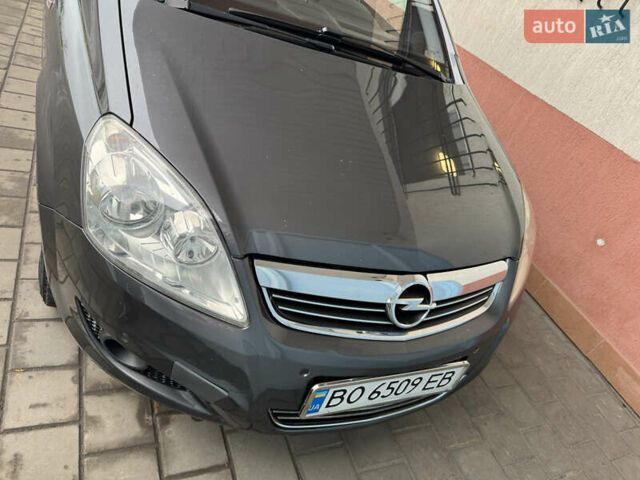 Серый Опель Зафира, объемом двигателя 1.7 л и пробегом 265 тыс. км за 5999 $, фото 4 на Automoto.ua